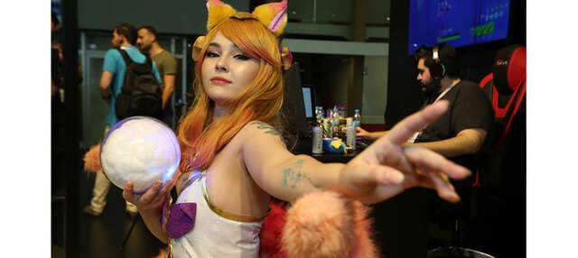 COSPLAY'LER GAMES WEEK'TE XDRİVE STANDINDA ZİYARETCİLER İLE BULUŞTU